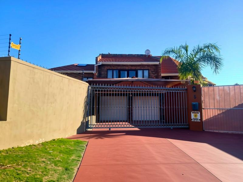 4 Bedroom Property for Sale in Heiderand Western Cape